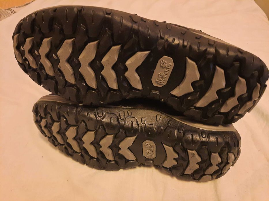 Ghete fete Jack Wolfskin marime 39 inalte stare impecabila