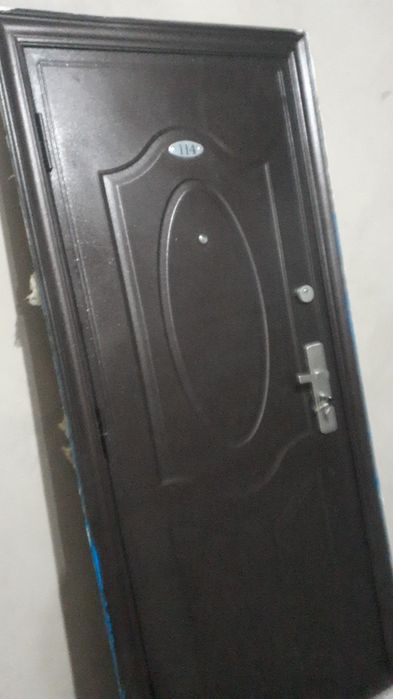 Продам двери входные