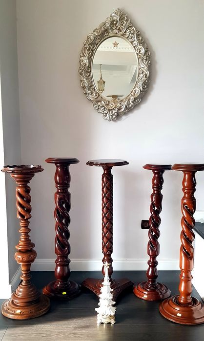 Piedestal/Suport vechi din lemn masiv