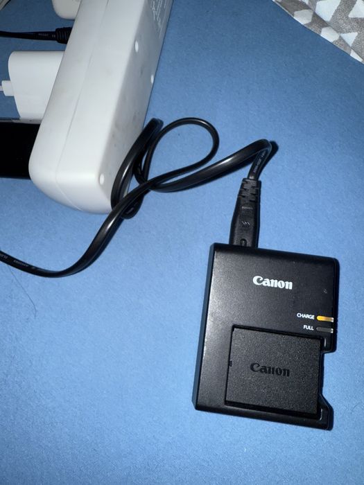 Фотоапарат Canon 1300D