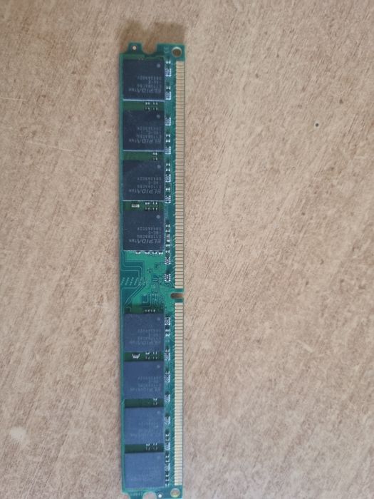 DDR2 PC2 2GB operativ xotira sotiladi originali