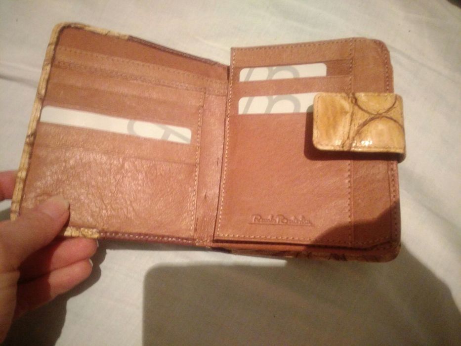 Продавам чисто нов портфейл