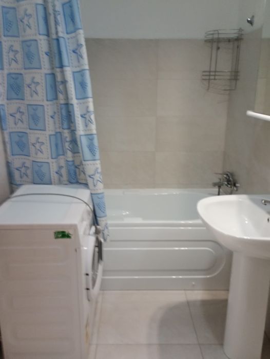 Apartament 3 cam de închiriat