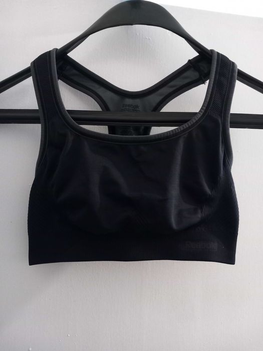 Нов спортен сутиен Reebok