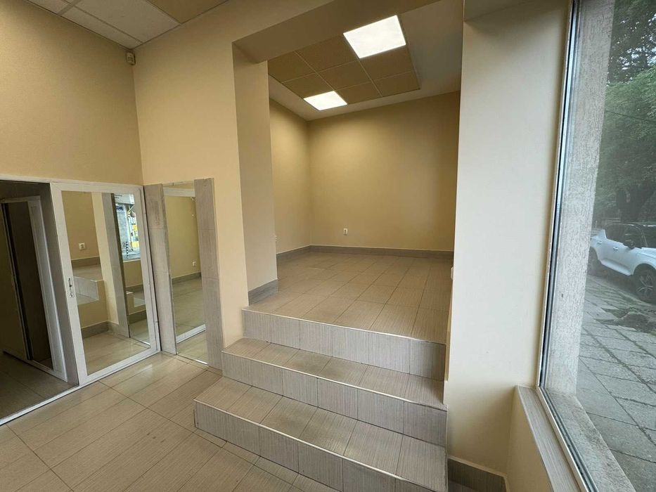 Ъглов магазин под наем с голям човекопоток