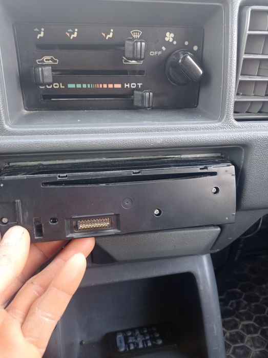 Pioneer mafon sotiladi