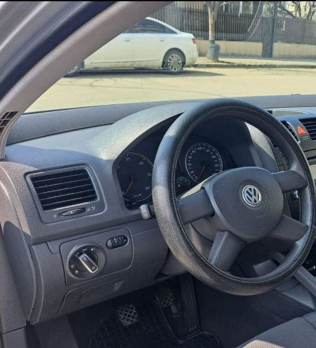 Vând vw golf 5 1.9 tdi