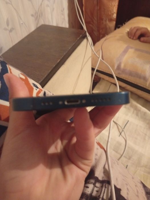 Обменяю айфон 12 на андрроид