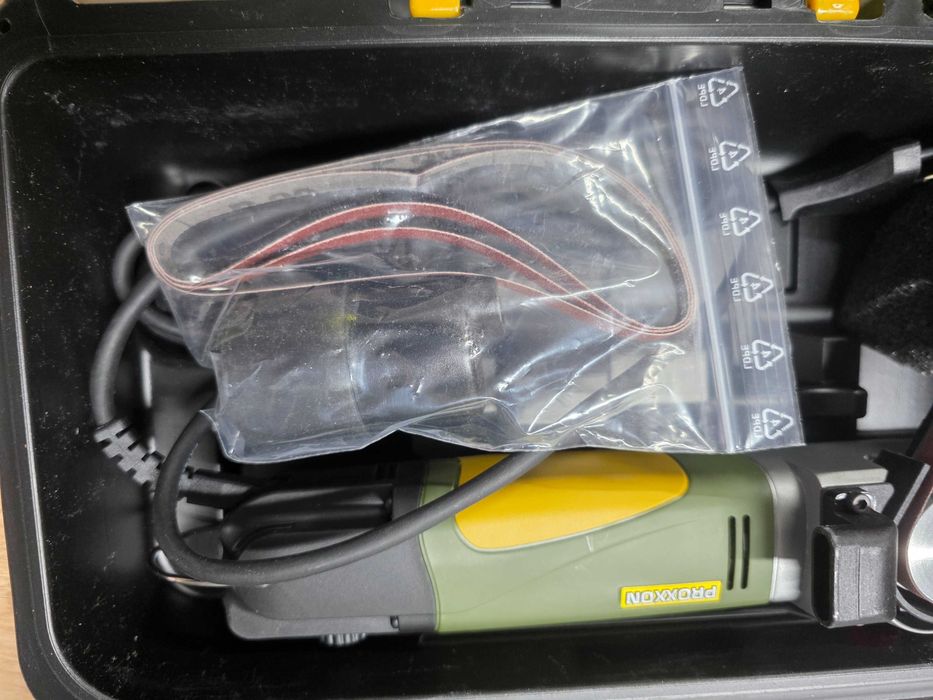 Proxxon BS/E - Minislefuitor de tip curea cu cap oscilant, 80 W