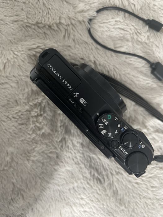 Aparat foto NIKON , 30xZOOM . Stare foarte buna, functioneazs perfect.