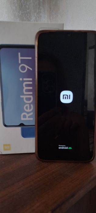 Телефон б/у рабочий с зарядкой