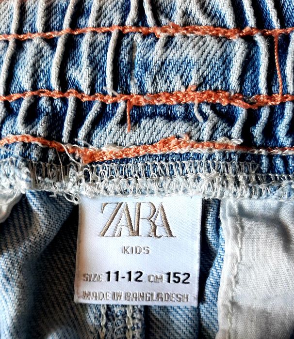 Нов ,еластичен и ефектен,черен елек,Eластични  слим дънки и камуфлажен