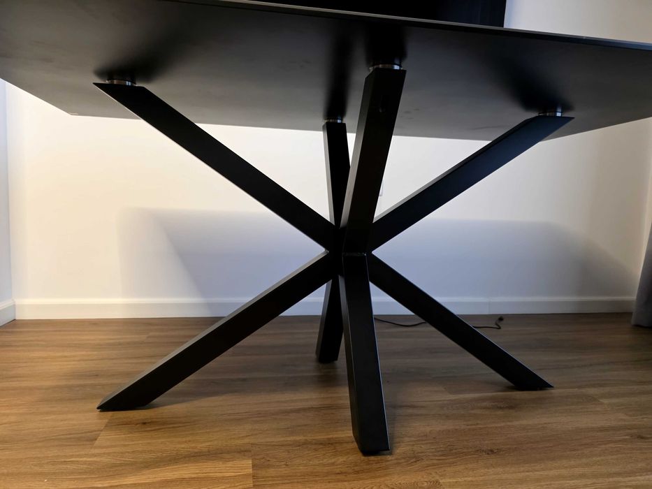 Masa ceramica cu picior metalic spider