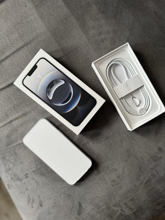 Iphone 16е чисто нов