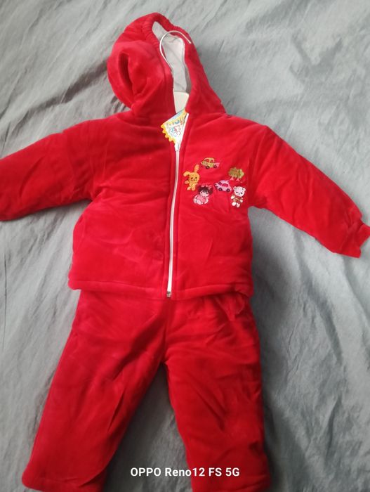 Vând salopeta de bebelusi