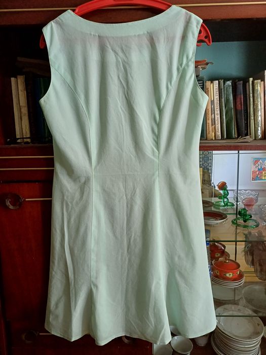 Продам женские платья