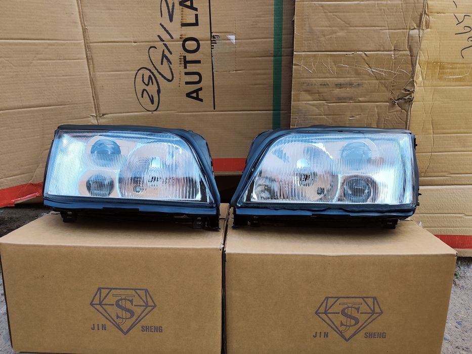 Фара Ауди А6 С4.