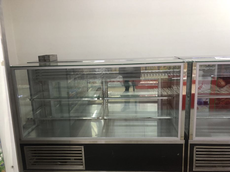 Витринный холодилник 2 таси 1500$