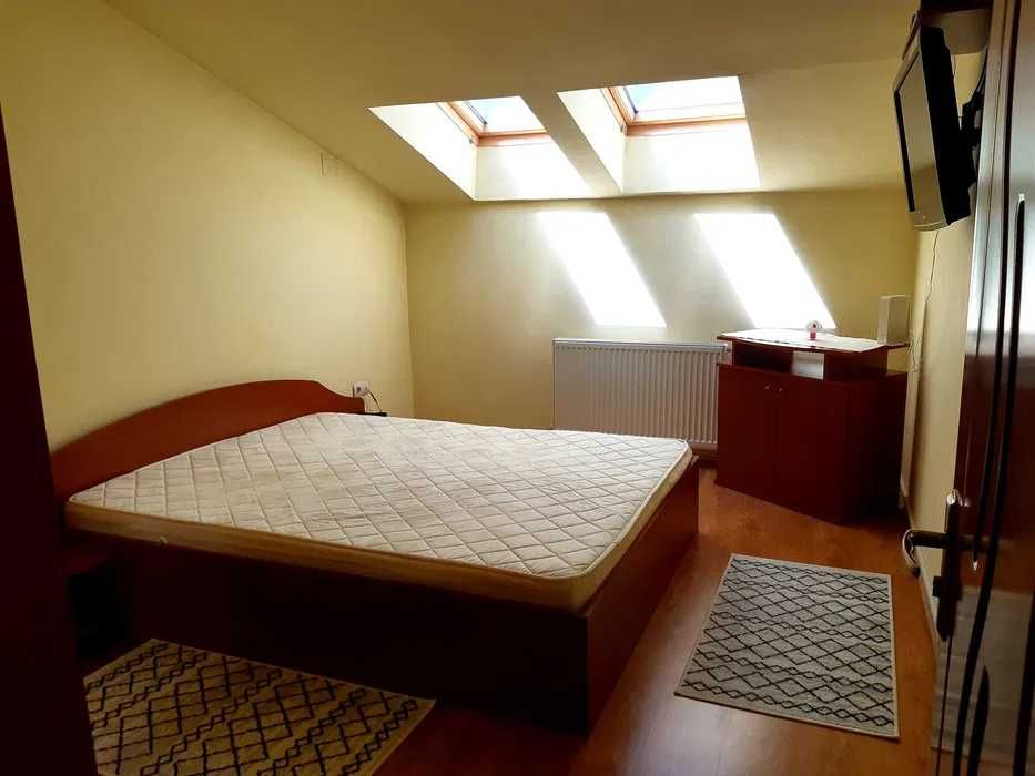 Inchiriez Apartament 3 camere in Floresti