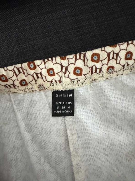 Дълъг панталон с разкроени крачоли