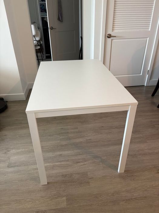Обеденный стол IKEA VIHALS, 74х125x75 см