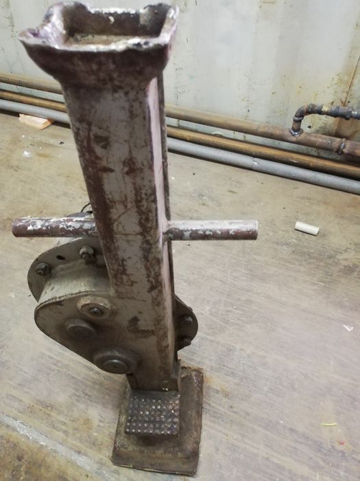 Реечный домкрат др-5