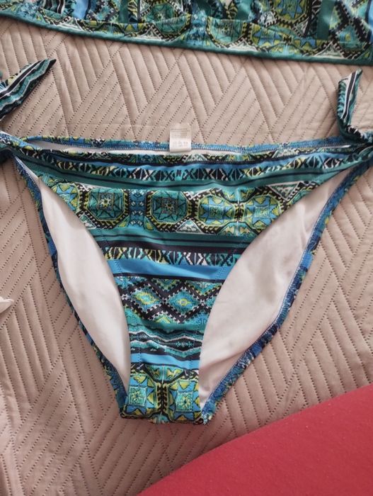 Vând costum baie XL