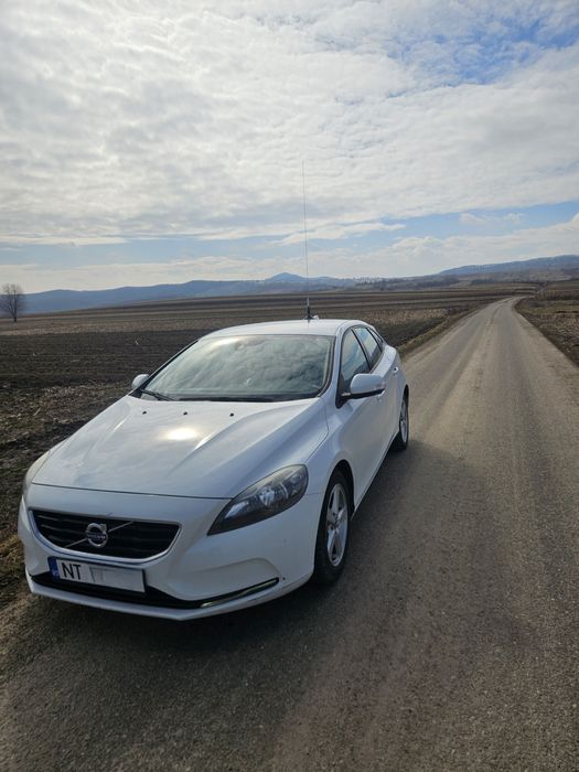 Volvo v40  an 2015