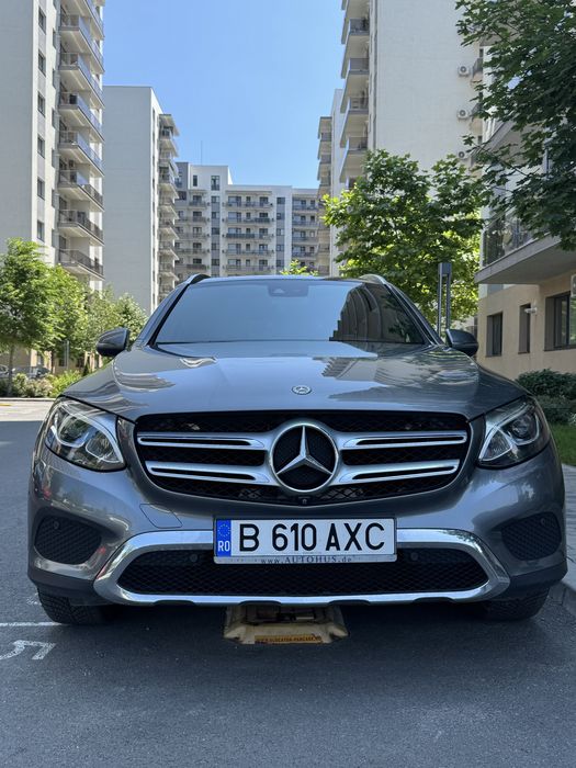 GLC 300 245HP 4x4 2.0 benzina 9GTronic Pachet Amg interior, jante Amg R19