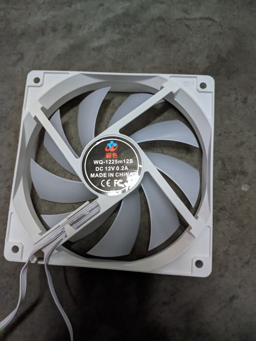 Продам вентилятор 120мм argb 4pin