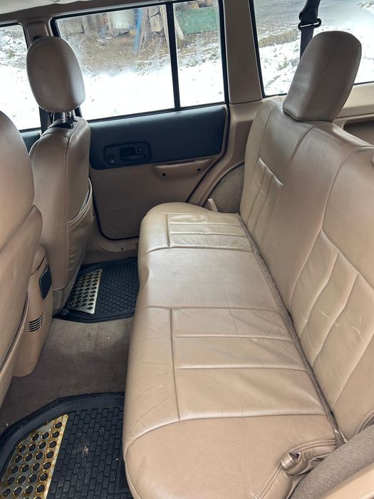 Vând Jeep Cherokee XJ