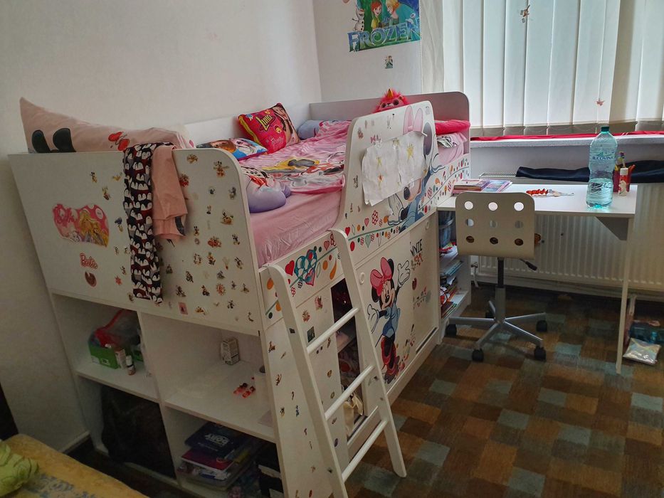 Pat copii cu saltea ,dulap si birou.