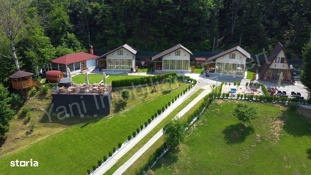 Complex turistic de vânzare în Curtea de Argeș.