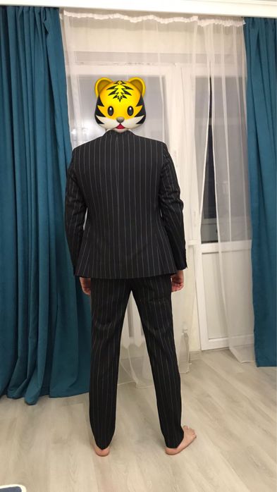 Продам костюм с рубашкой