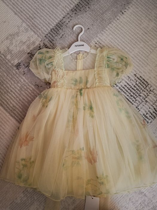 Нарядные платья  2-6 лет