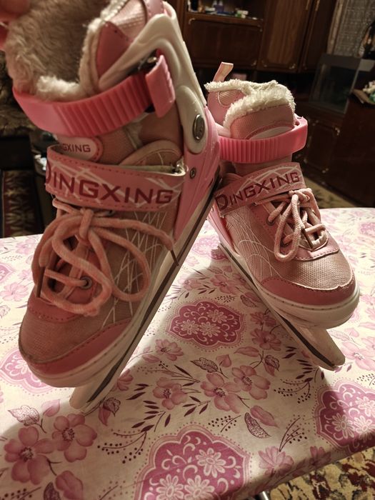 Продам коньки для девочки.