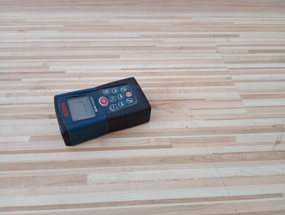 Telemetru profesional Bosch DLE 40