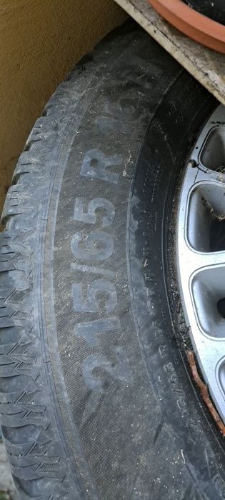 Vând roți iarna cu jante tablă