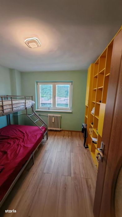 Apartament 3 camere – Central, Zăvoi | Renovat | Vedere panoramică