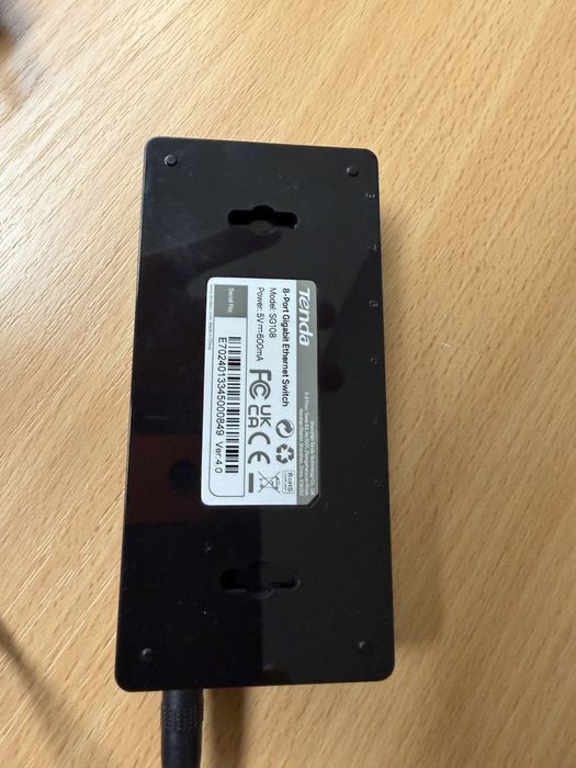 Switch Tenda 8 porturi