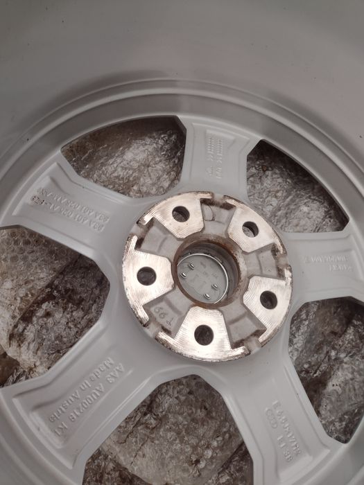 Почти нови 17-5х112 ЕТ38 6.5j Audi Q3