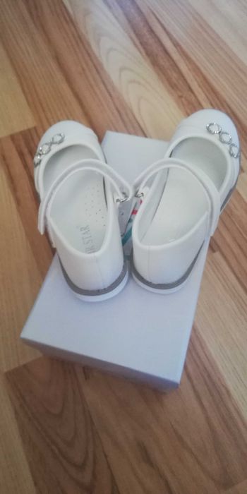 Детски обувки 27 номер нови