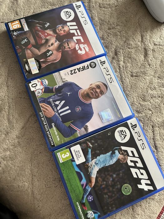 Продам PlayStation 5 + 2 геймпада + 6 игр
