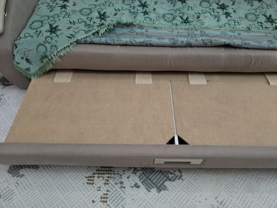 Продам диван срочно