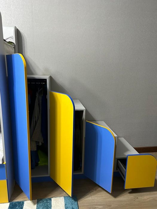 Продаю  детский гарнитур