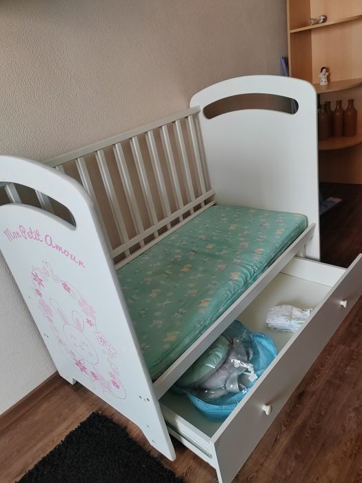 Детская кроватка