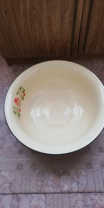 Таз эмалированный