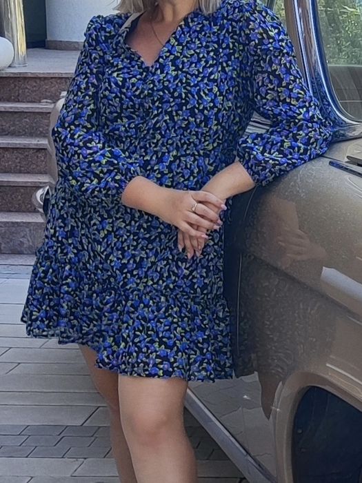 Продам платья женские