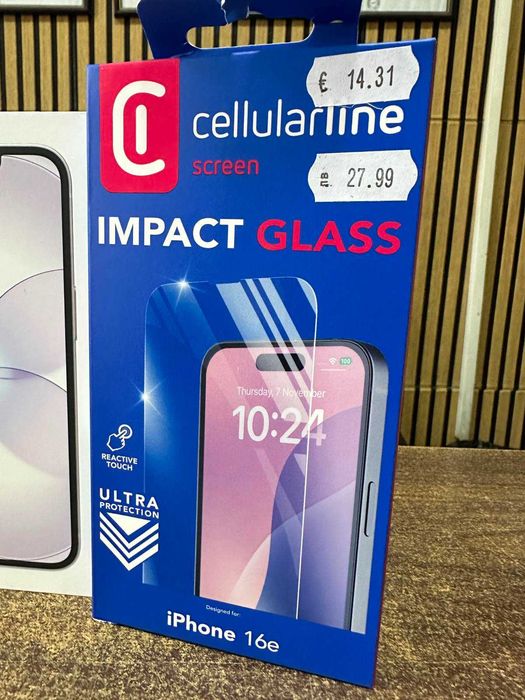 НОВ iPhone 17e 256GB White, Запечатан