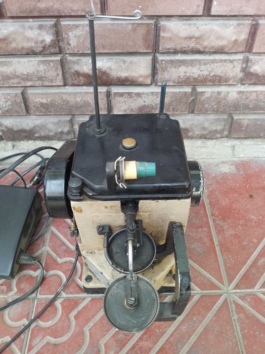 Мех тикадиган машинка . Скорняжная .